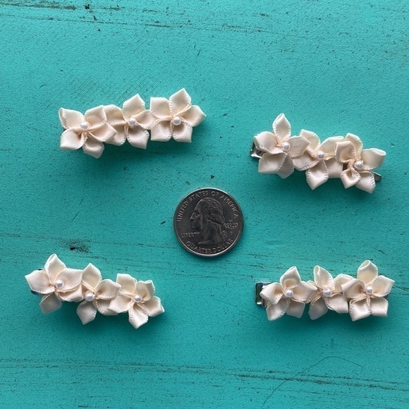 FLOWER Girl  Hair Clips Set of 4 - Picture 4 of 5